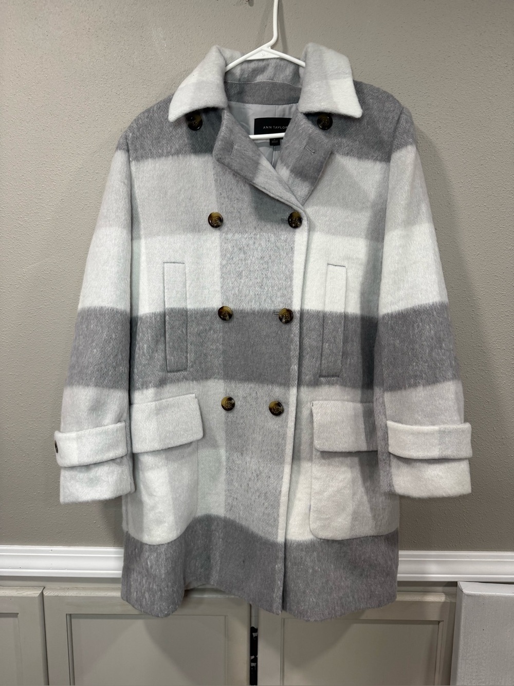 NWT Ann Taylor Double-Breasted Gray & White Plaid Wool Blend Coat